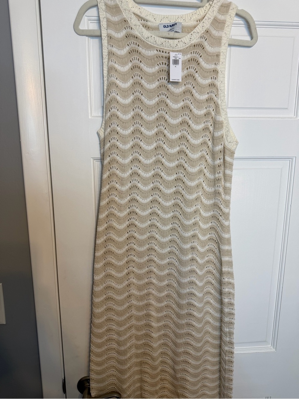 Old Navy Cream Chevron Knit Sleeveless Midi Dress